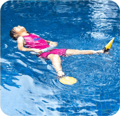 Bswim - 6 month old Floating coarse. Child floating in the swimming pool on their back